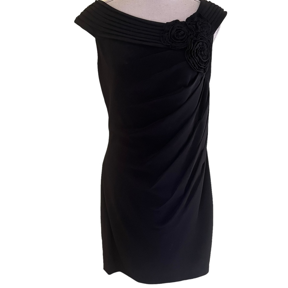 Adrianna Papell Black Stretch Rosette Detail Sheath Cocktail Dress 10